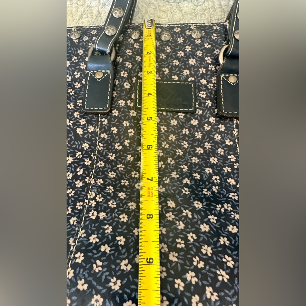 Patricia Nash Denim & Daisies Bag - Picture 6 of 16